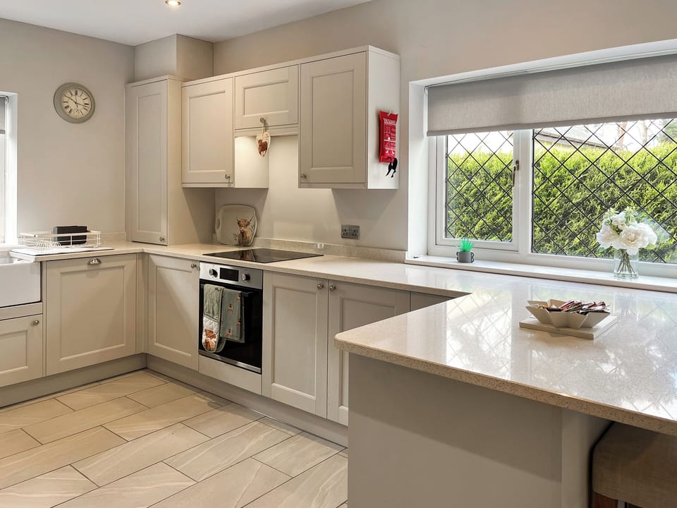 Kitchen | Acorn cottage - Heatherdene Cottages, Wilberfoss, near York