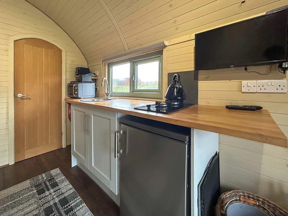 Kitchen | Rose Pod - Barnharrow Holiday Pods, Newton Stewart
