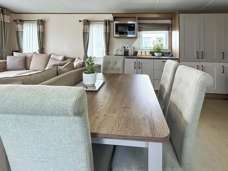 Dining Area | Beaumont Elite, Wemyss Bay Inverclyde