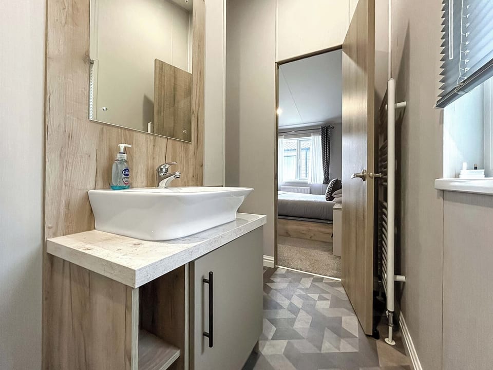 Bathroom | Mapleton Elite, Wemyss Bay Inverclyde