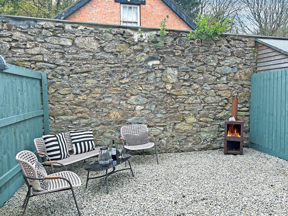 Sitting-out-area | Goose Cottage, Hayle