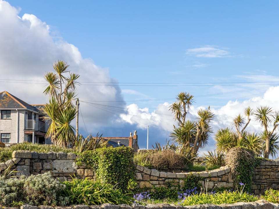 Surrounding area | Goose Cottage, Hayle