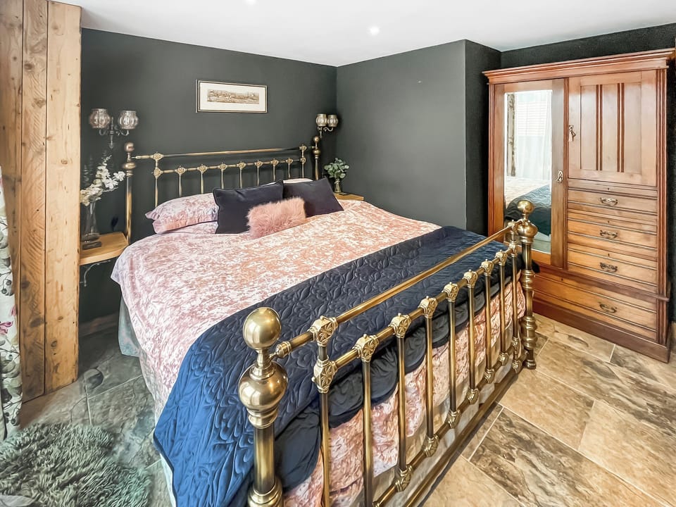 Double bedroom | Berts Barn, Candlesby