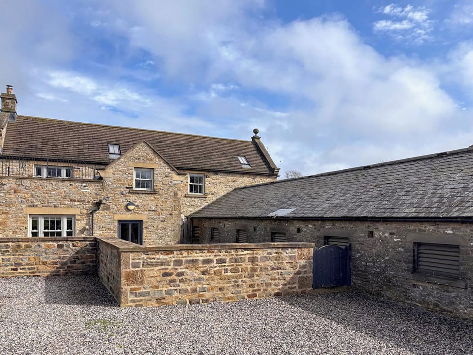 Exterior | Stable Cottage - Saddle Room, Leyburn