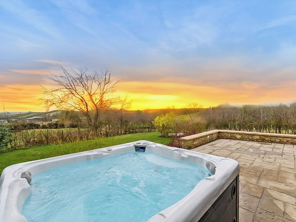Hot tub | Knoll View Ranch, Shepton Mallet