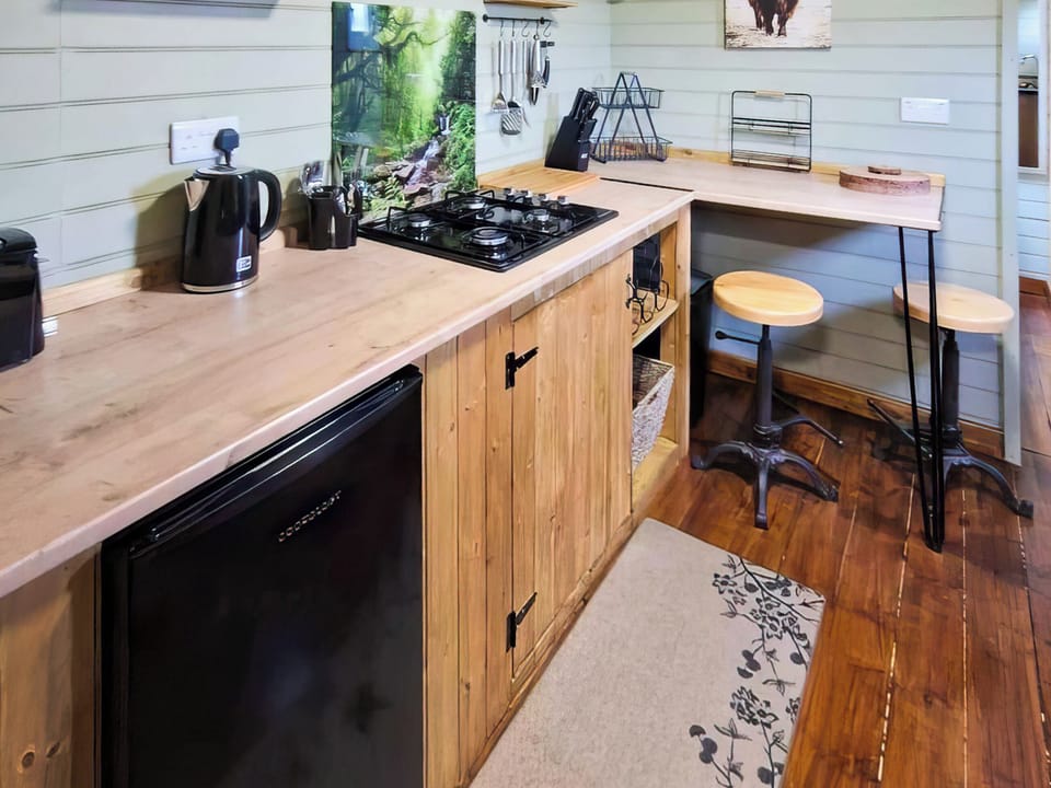 Summerhouse | Upper Caerfaelog, llanbister