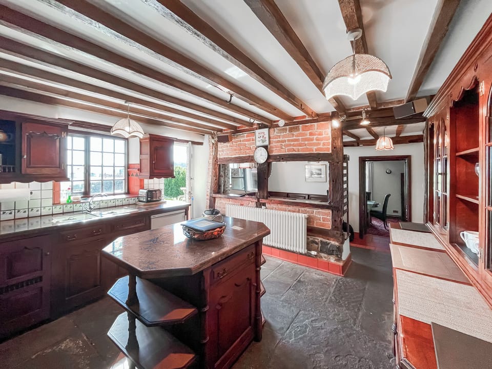 Kitchen | The Farmhouse - Panorama Cottages, Llangollen