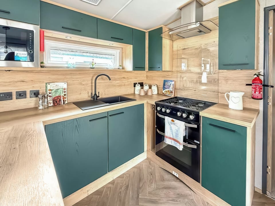 Open plan living space | Platinum Collection - 1 - Fairway Holidays, Sandown