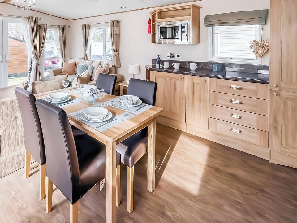 Open plan living space | Platinum Collection - 3 - Fairway Holidays, Sandown