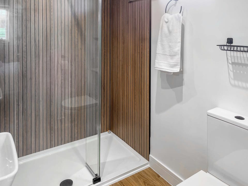 Shower room 2 | Humble Bee Cottage, Llanarth, near New Quay
