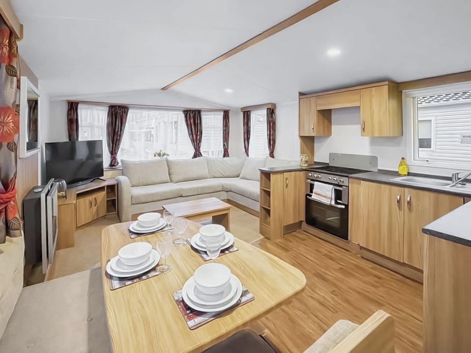 Open plan living space | Gold Series - 2 - Fairway Holidays, Sandown