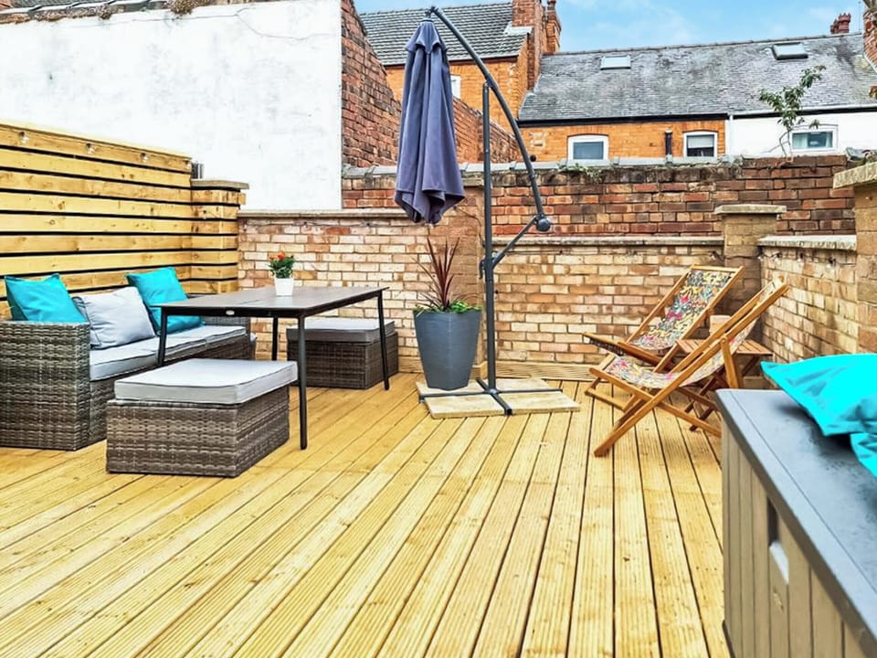 Sitting-out-area | Love Lane Villa, Lincoln