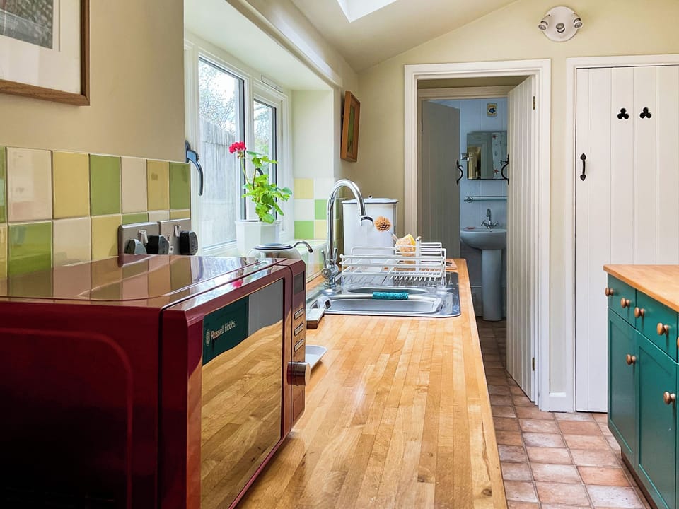 Double bedroom | Tor Path Cottage, Glastonbury