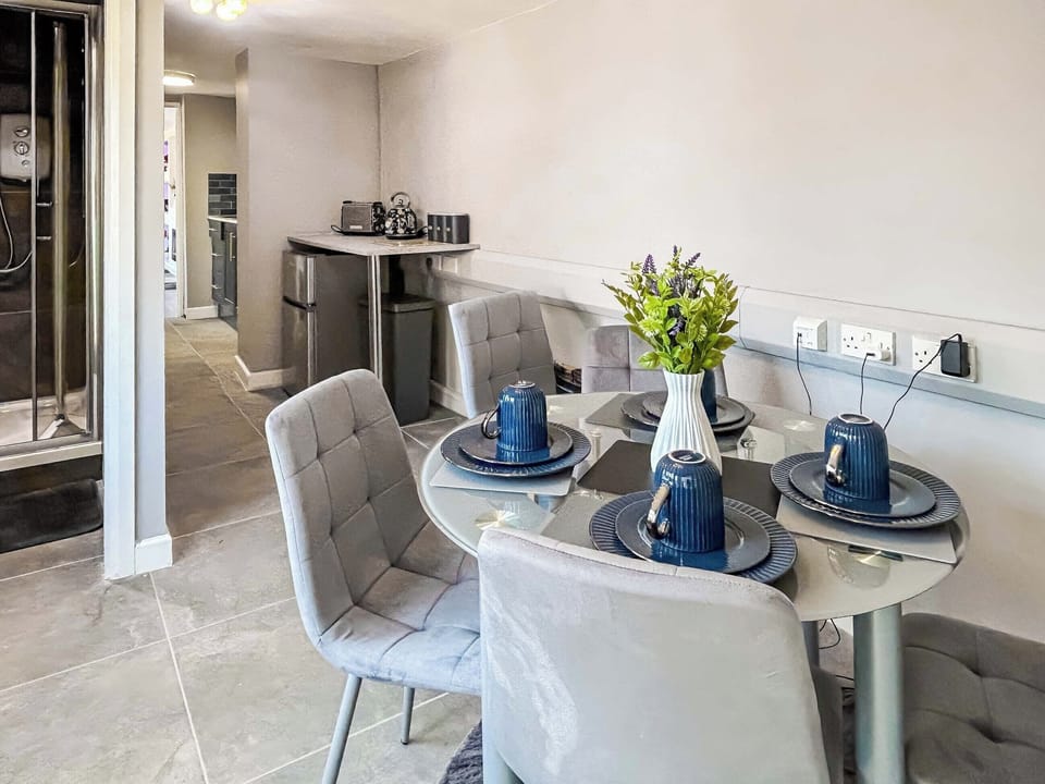 Dining Area | Four Oaks Cottage, Meriden