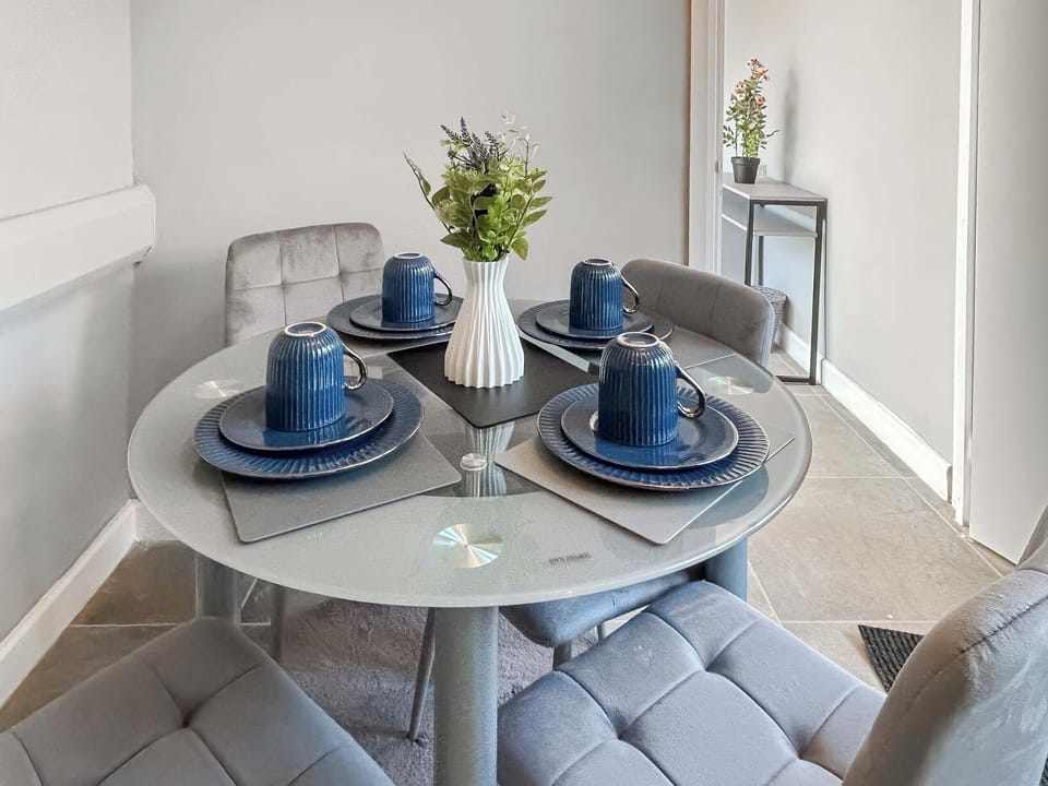 Dining Area | Four Oaks Cottage, Meriden
