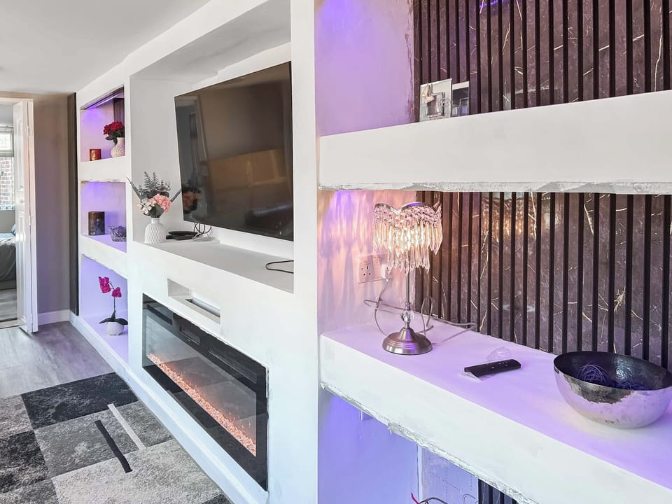 Living area | Four Oaks Cottage, Meriden
