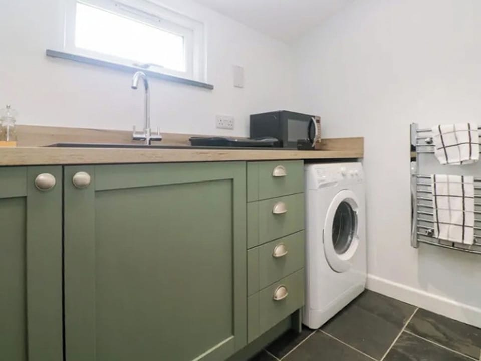 Kitchen | Mys Hedra Hideaway, St Buryan