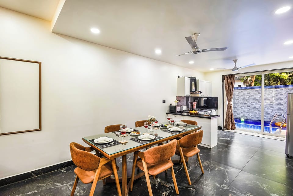 Deluxe Villa | Dining