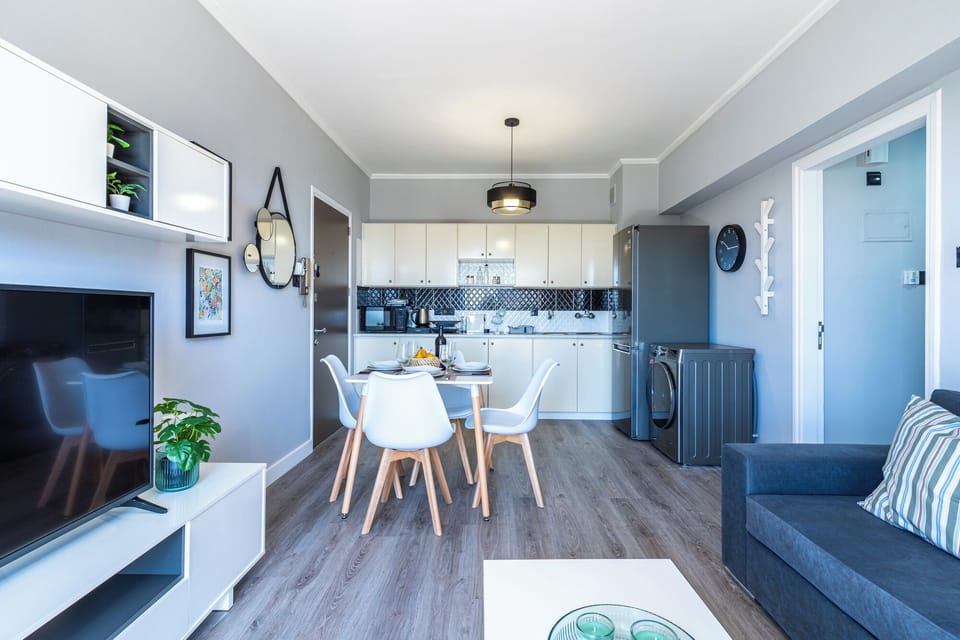 Apartment, 2 Bedrooms, Kitchen, City View | Living area | Smart TV, Netflix, streaming services