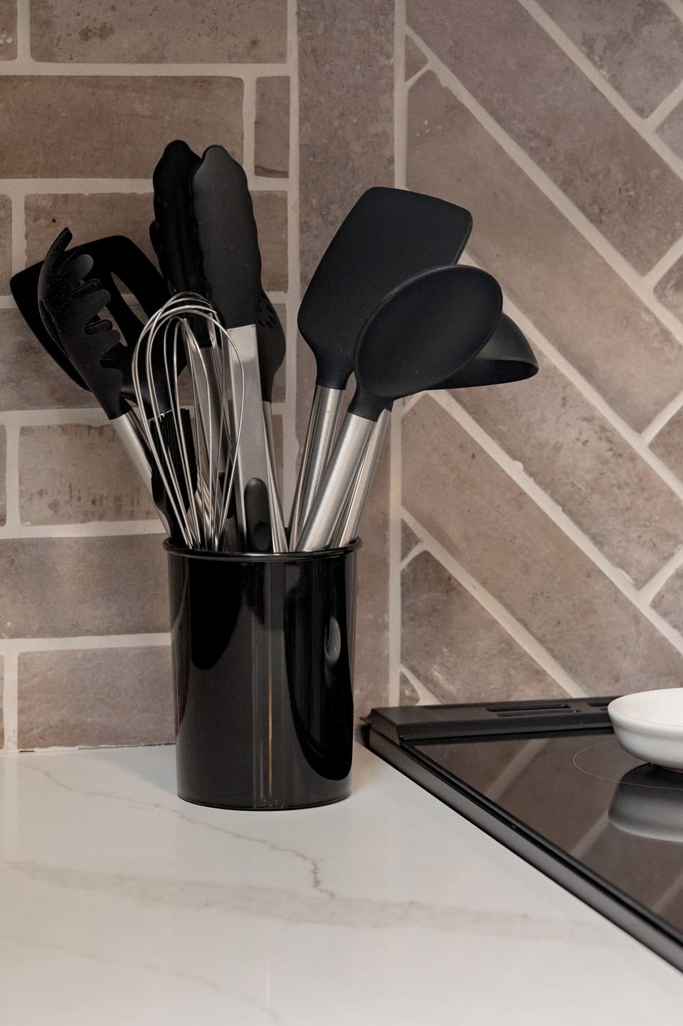 Fully Equipped Kitchen w/Essentials