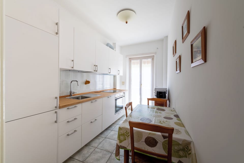 Apartment (2 Bedrooms) | Private kitchen | Microwave, oven, stovetop, dishwasher