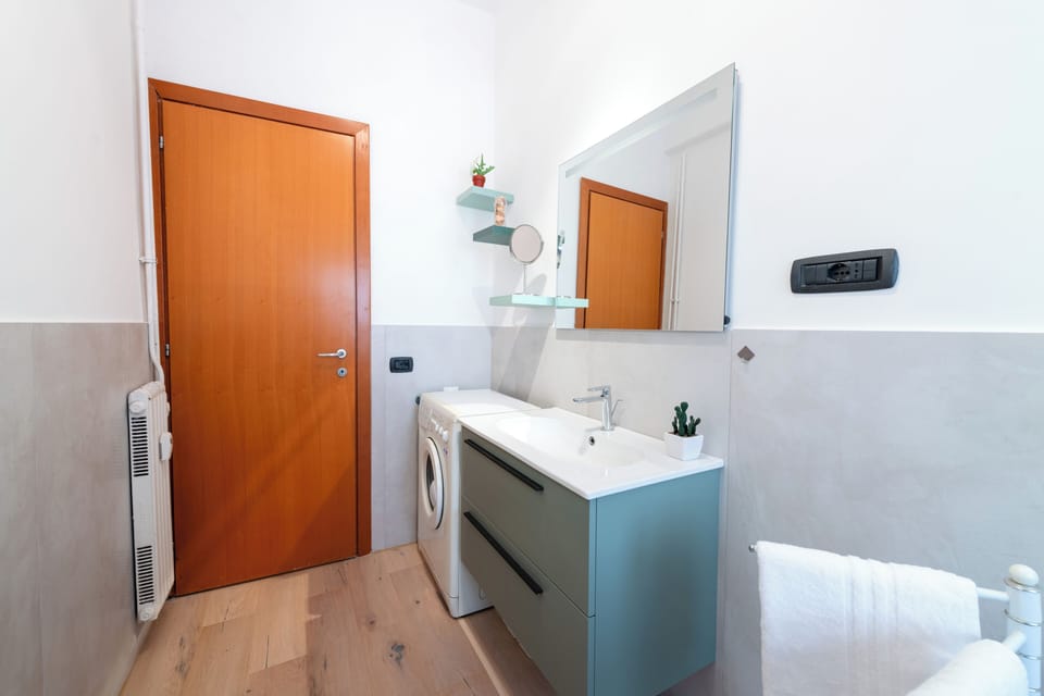 Apartment (2 Bedrooms) | Bathroom | Shower, bidet