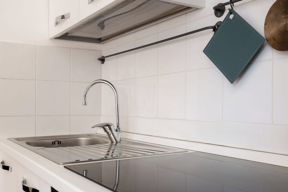 Apartment (0 Bedroom) | Private kitchen | Espresso maker, microwave, stovetop, electric kettle
