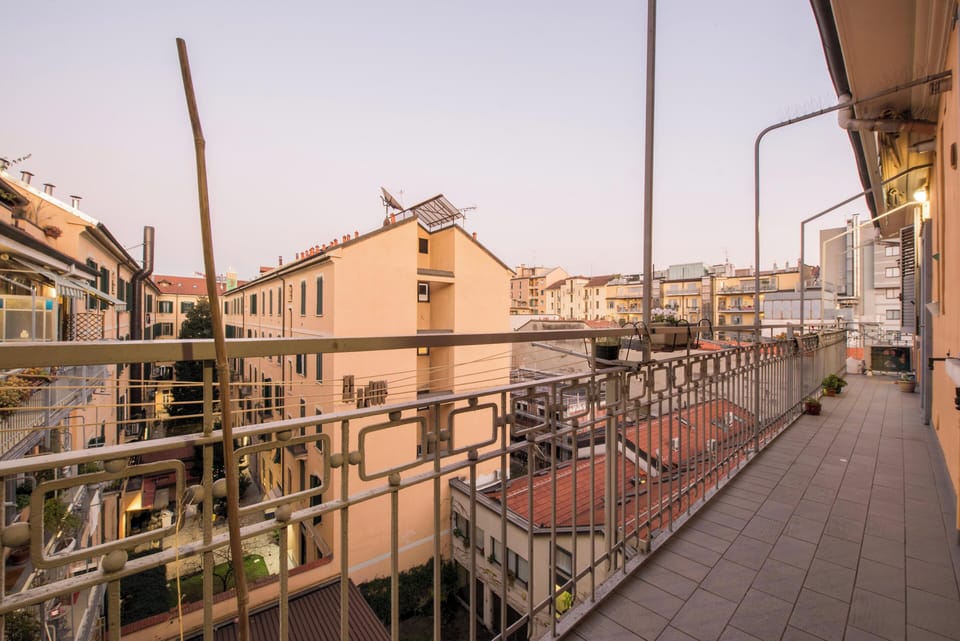 Apartment (1 Bedroom) | Balcony