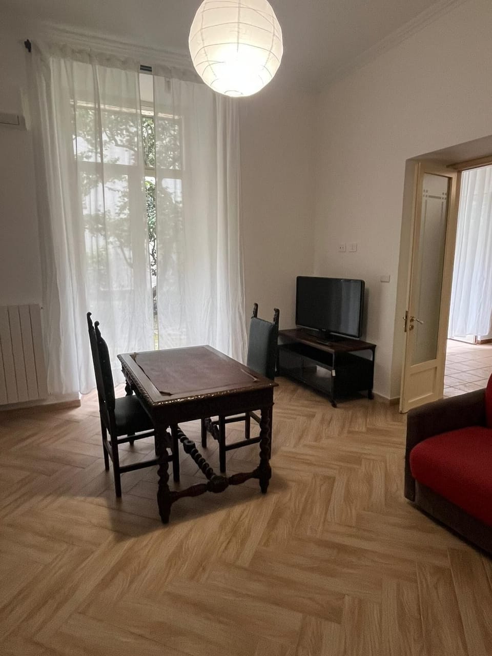 Apartment (2 Bedrooms) | Living area | 32-inch TV with cable channels
