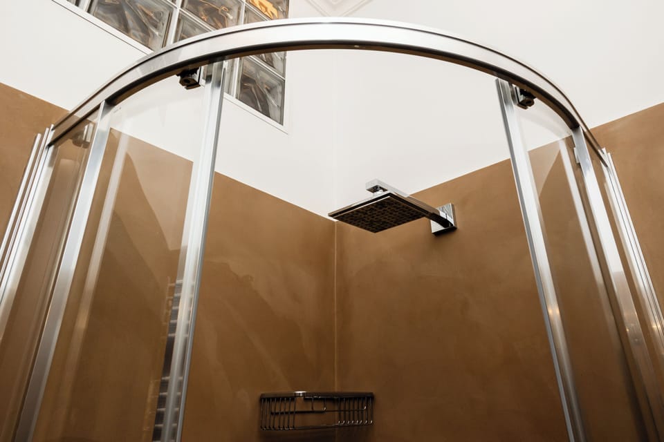 Studio (0 Bedroom) | Bathroom | Shower, bidet