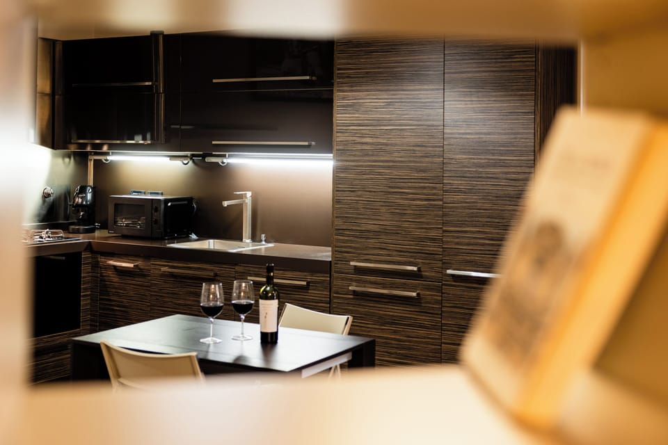 Studio (0 Bedroom) | Private kitchenette | Microwave, espresso maker, electric kettle