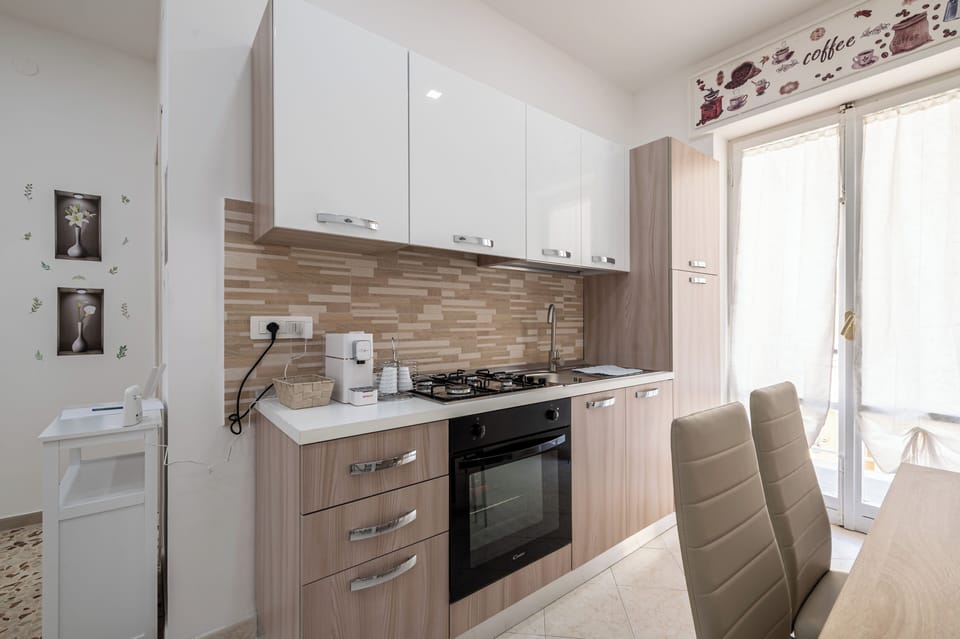Apartment (2 Bedrooms) | Private kitchen | Espresso maker, oven, cookware/dishes/utensils