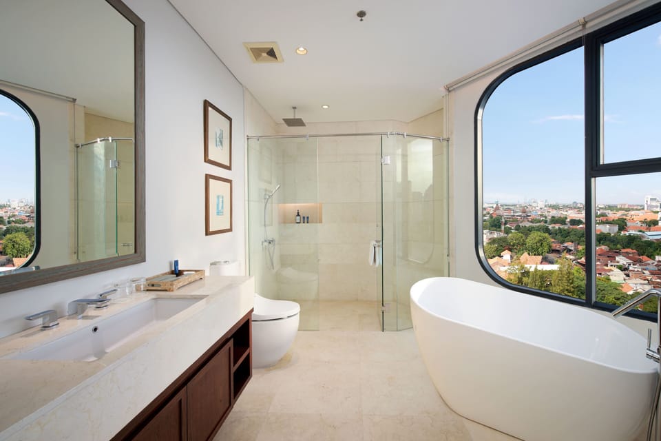 Suite, 3 Bedrooms | Bathroom | Free toiletries, hair dryer, slippers, bidet