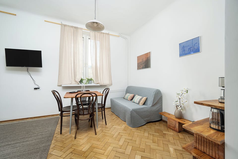 Studio Suite | Iron/ironing board, free WiFi