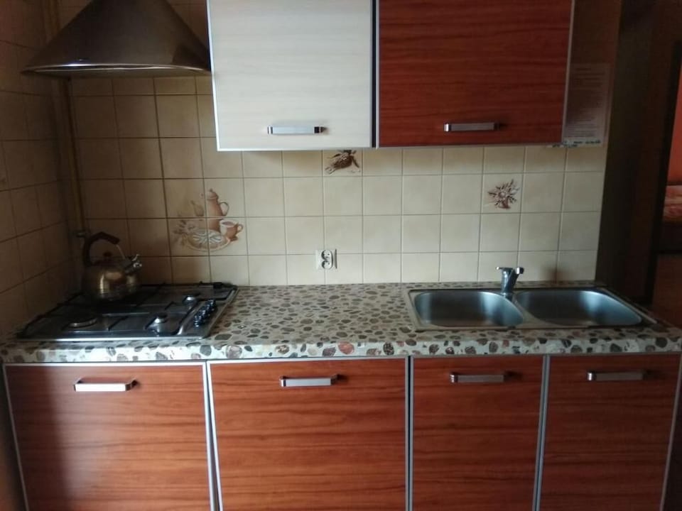 Shared fridge, shared microwave
