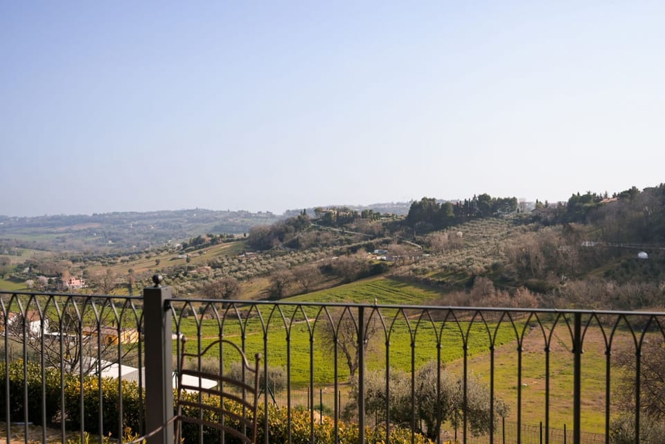 Villa Pietrarosa by MMega Villa in Marche