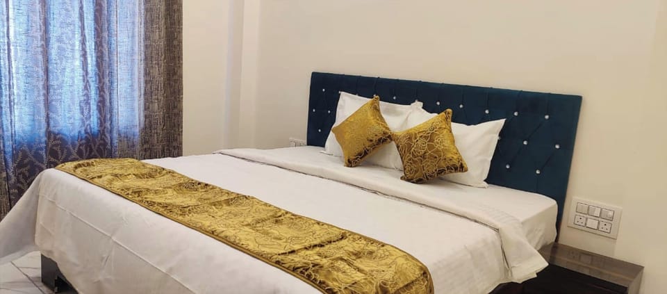 Deluxe Double Room, Multiple Beds | Hypo-allergenic bedding, soundproofing, free WiFi