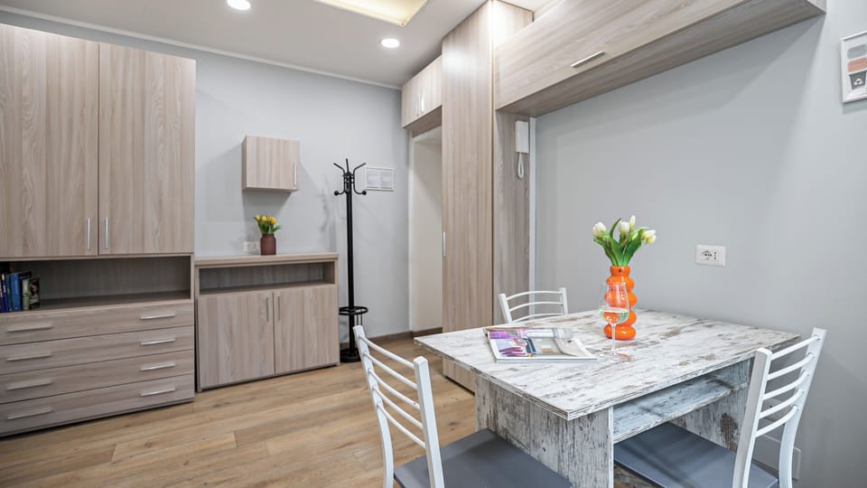 Apartment (0 Bedroom) | Front of property