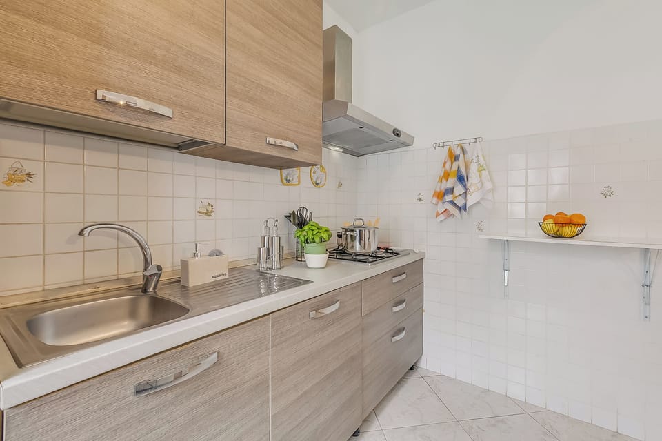 Family House, 3 Bedrooms, 2 Bathrooms (House Tiziana Close by Mare) | Private kitchen | Coffee/tea maker, electric kettle