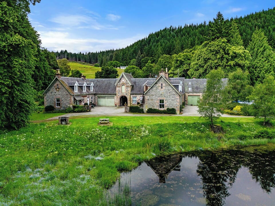 Shrub, House, Estate, Cottage, Home, Rural Area, Farmhouse, Mansion, Garden, Landscaping