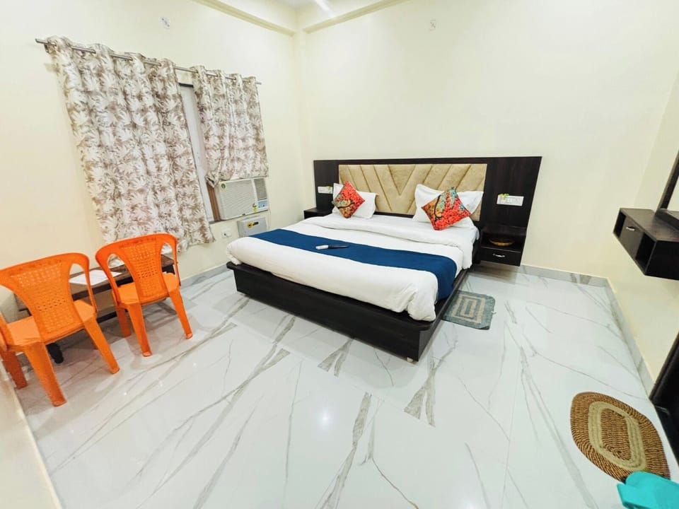 Deluxe Double Room, Balcony, City View | Egyptian cotton sheets, premium bedding, in-room safe