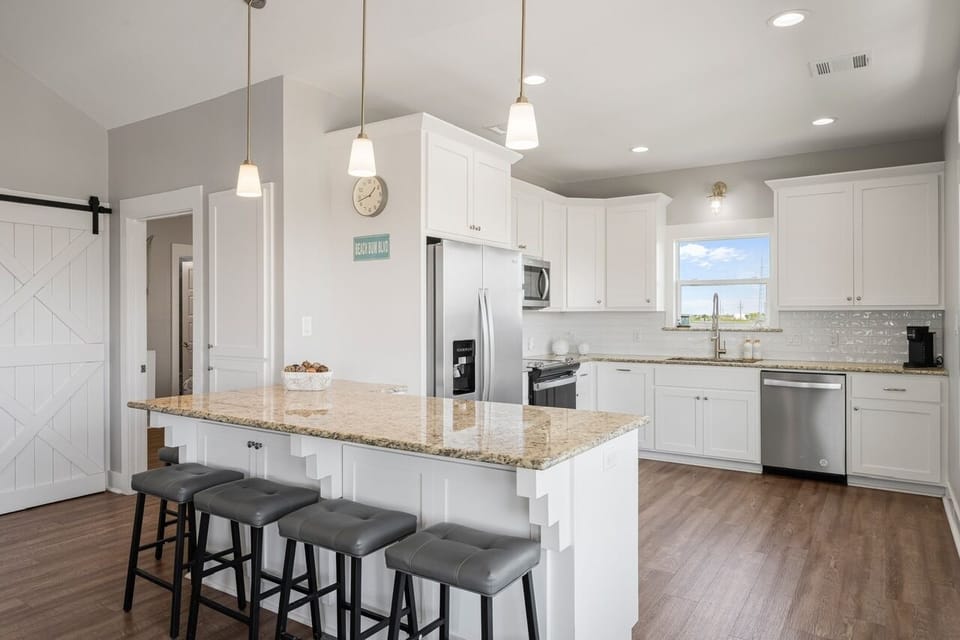 House, 3 Bedrooms | Private kitchen | Fridge, coffee/tea maker, toaster