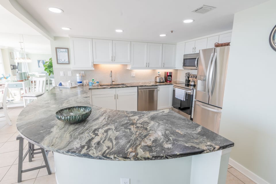 Condo, 3 Bedrooms | Private kitchen | Coffee/tea maker, fridge, oven, toaster
