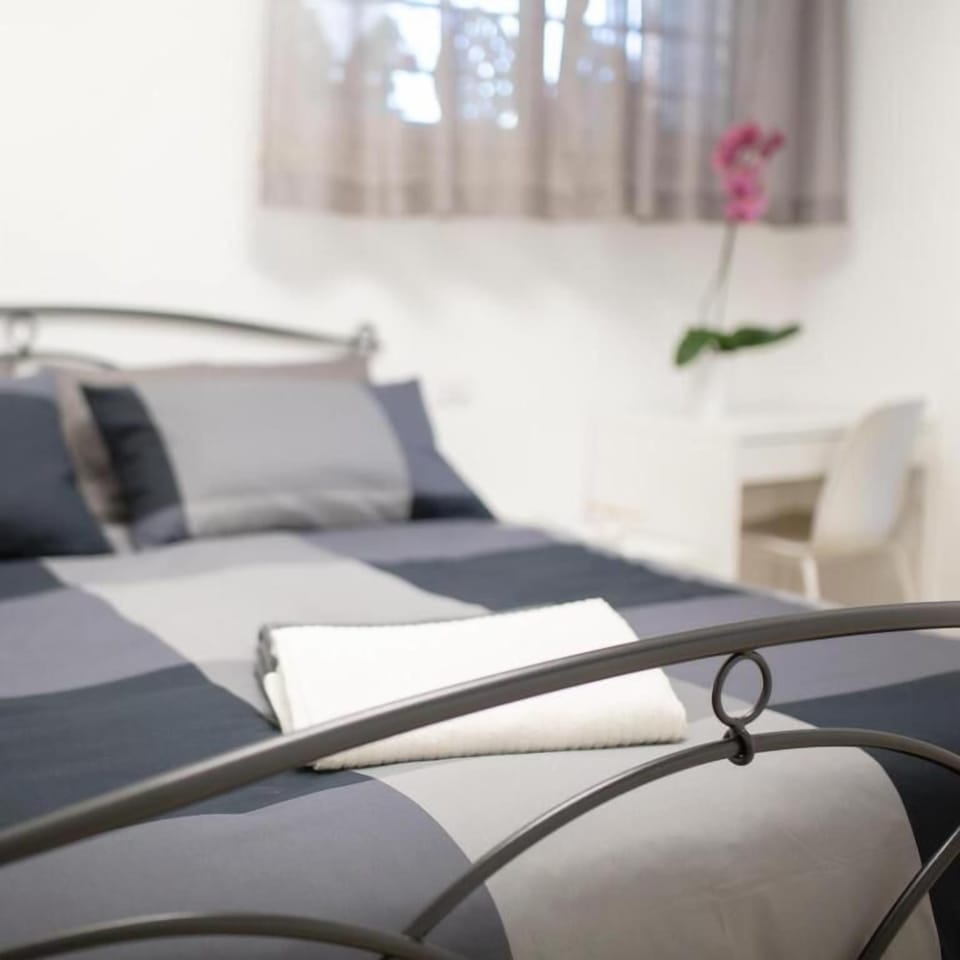 Comfort Double Room, Garden View | Desk, free WiFi