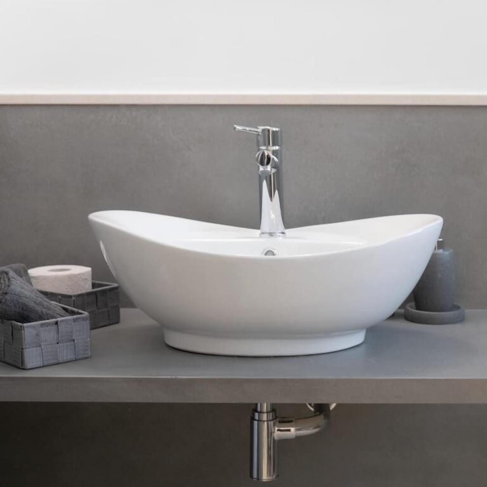 Comfort Double Room, Garden View | Bathroom | Shower, free toiletries, hair dryer, bathrobes