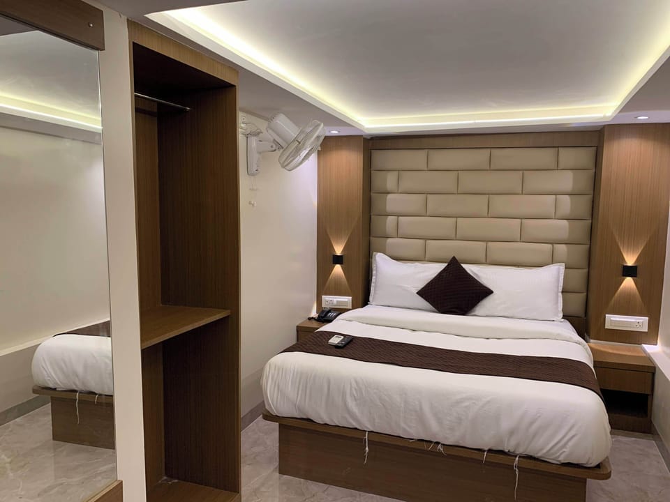 Classic Double Room | Desk, laptop workspace, free WiFi