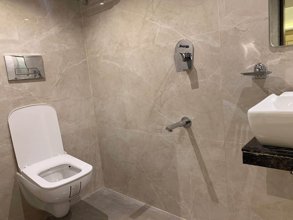 Classic Double Room | Bathroom | Shower, towels, soap, toilet paper