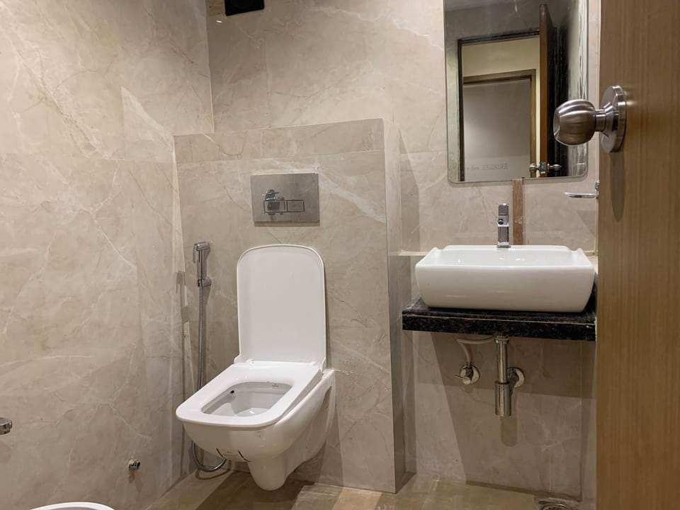 Classic Double Room | Bathroom | Shower, towels, soap, toilet paper