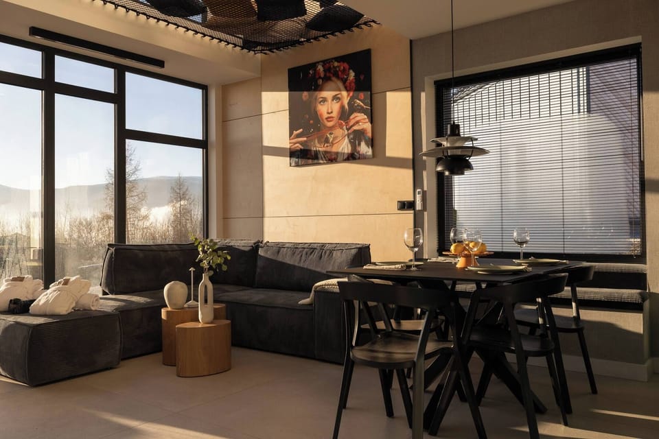 House, 2 Bedrooms, Smoking, Patio | Dining