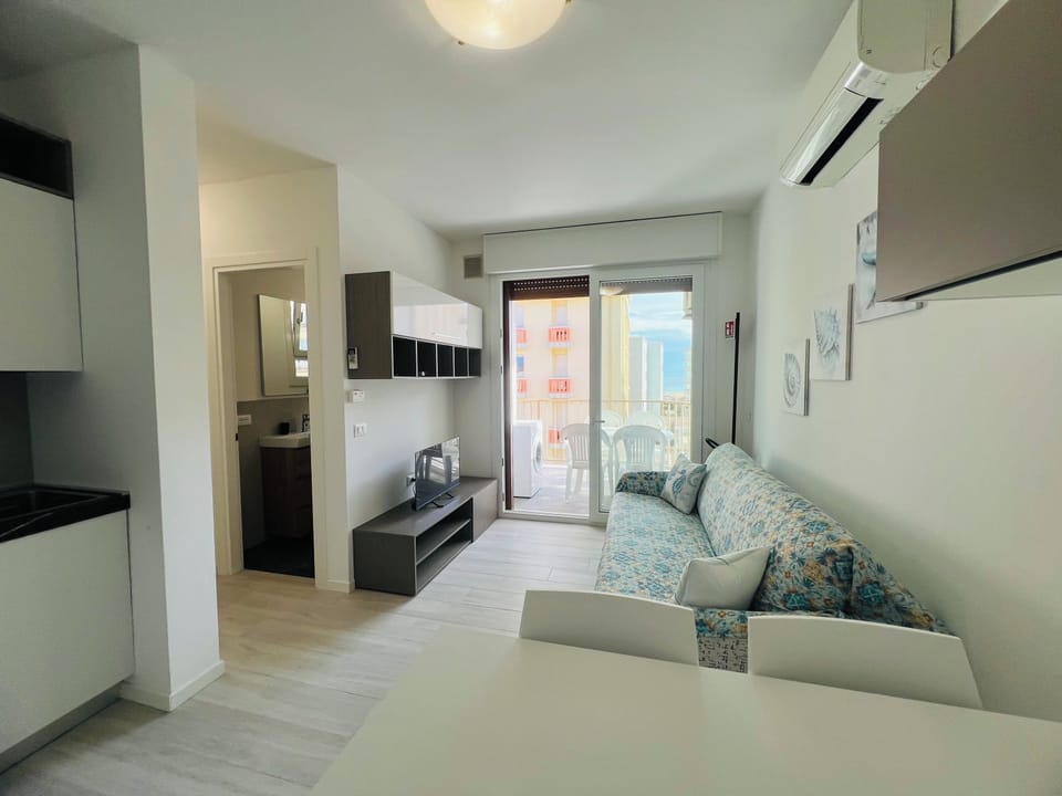 Apartment, 1 Bedroom | Living room